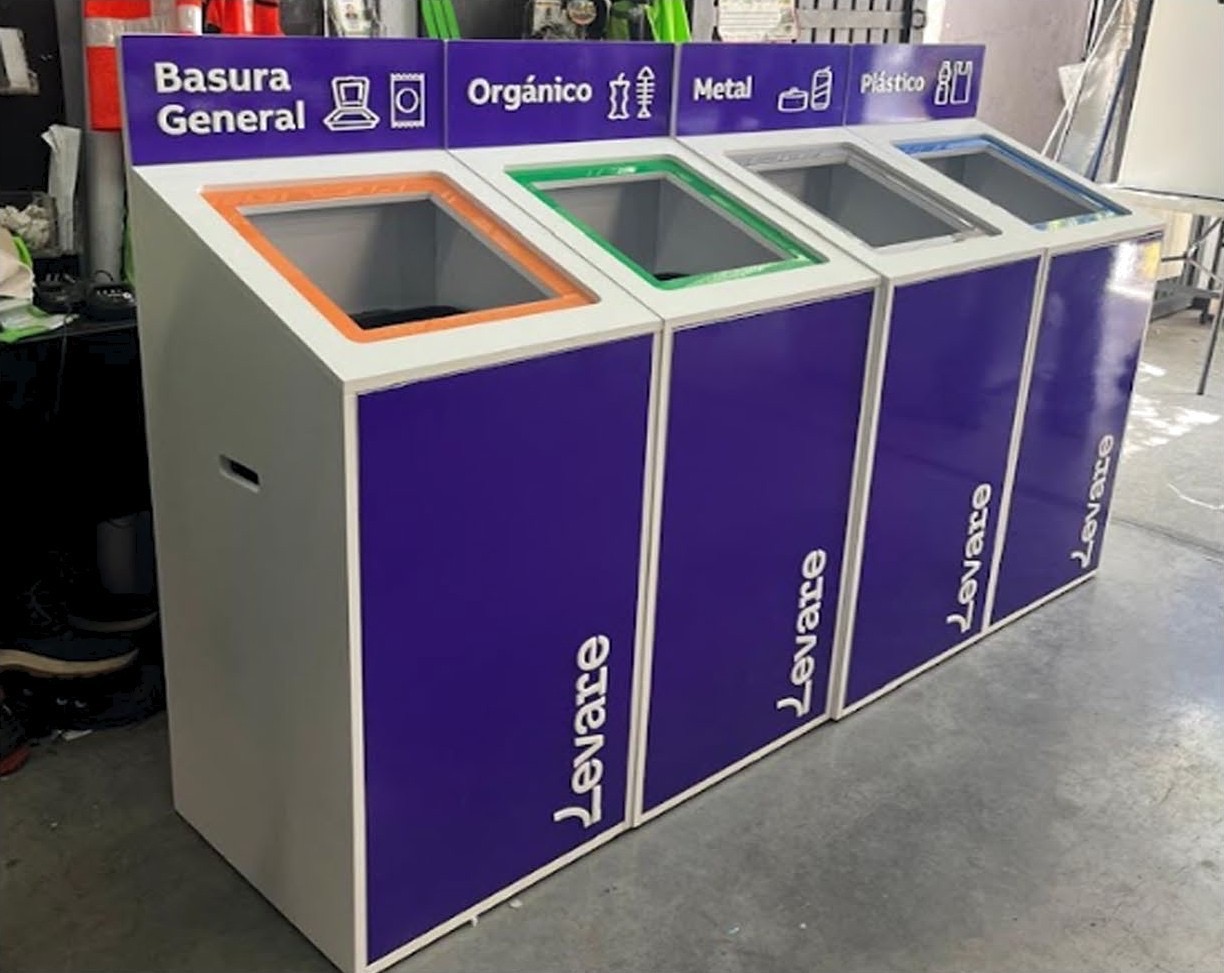 Contenedores de reciclaje Levare personalizados